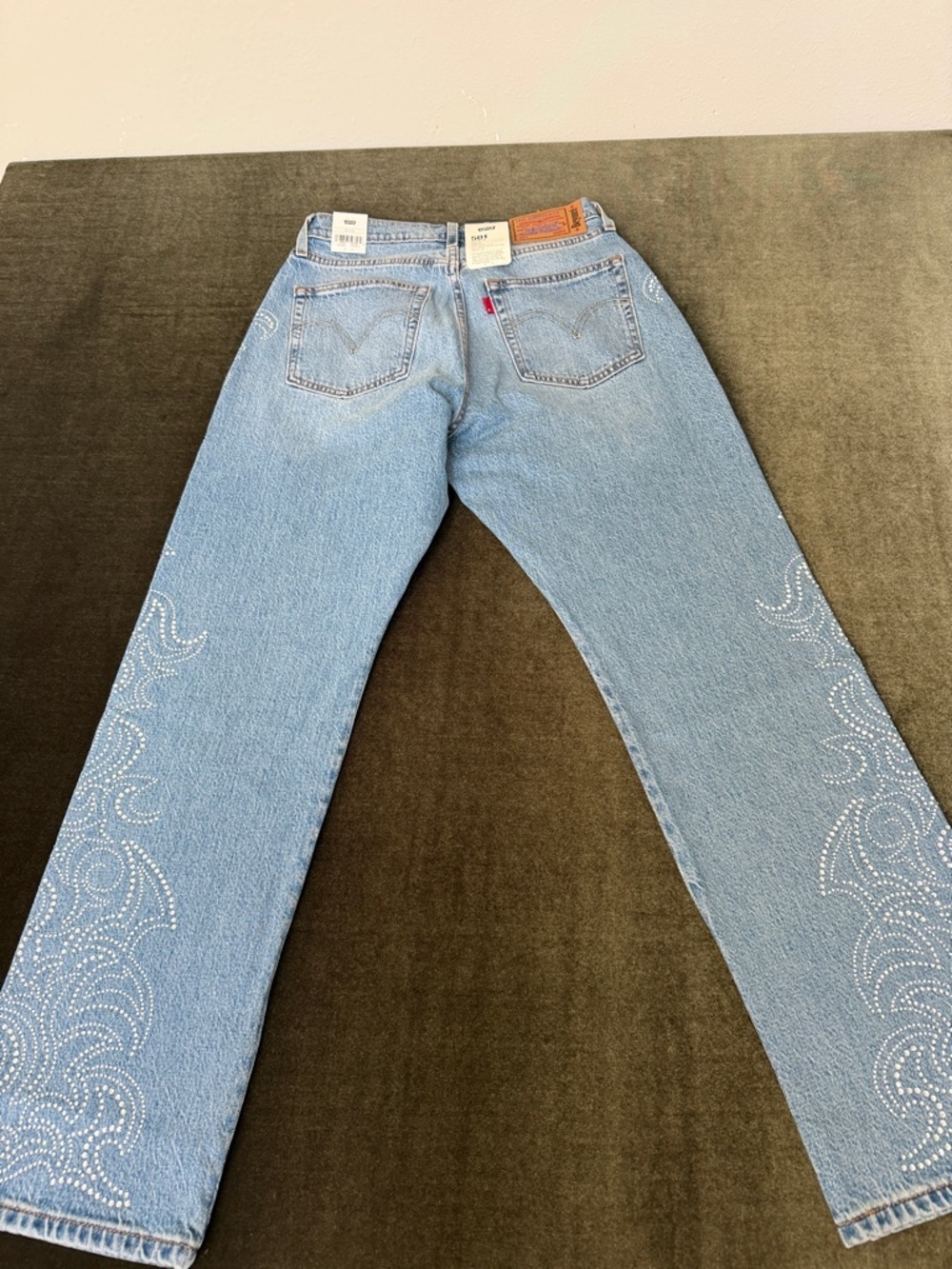 Beyoncé x Levi's Jeans with Rhinestone Swirls - Picture 7 of 13